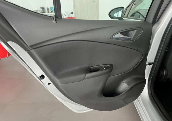 Opel Astra cena 38700 przebieg: 200000, rok produkcji 2017 z Kępno małe 631